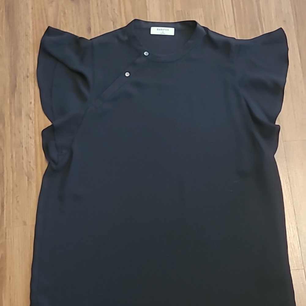 Aritzia Babaton Short Sleeve Blouse